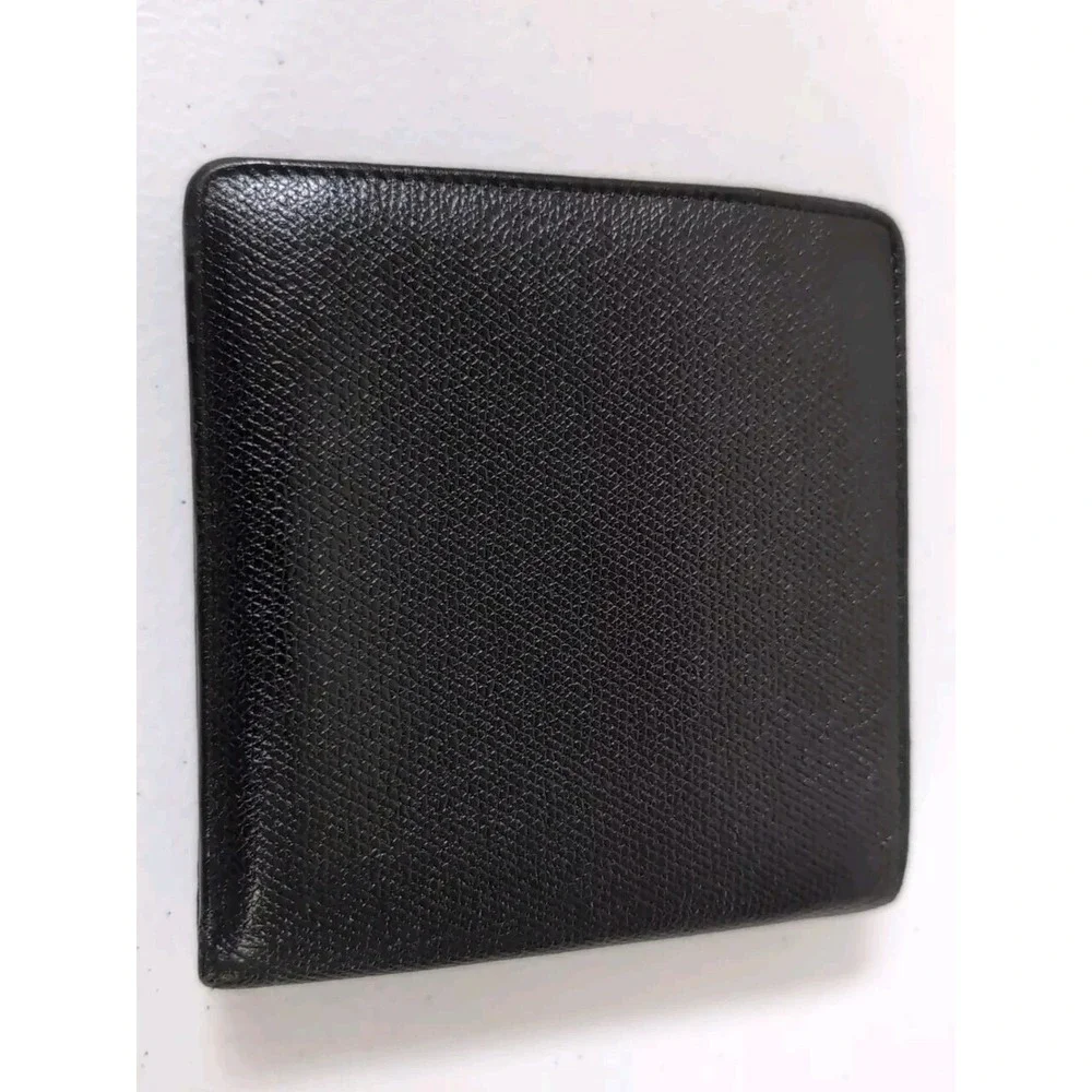Chanel Coco Button Bifold Wallet With Hologram In Excellent Condition